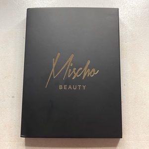 Mischo Beauty Eyeshadow Palette
